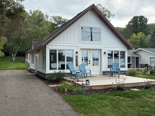 Three-bedroom cottage on Little Glen Lake