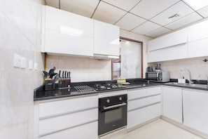 Fridge, microwave, oven, stovetop