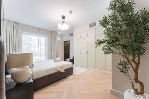 4 多间卧室、熨斗/熨衣板、WiFi、床单