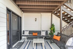 Terrace/patio - Rutledge After Dark - Walk to Broadway & The Gulch (Nashville)