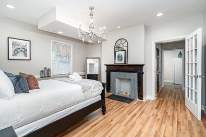 Rutledge After Dark - Walk to Broadway & The Gulch