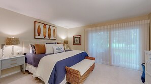 2 bedrooms, desk, iron/ironing board, free WiFi - 2 Bedroom updated condo (Hilton Head)