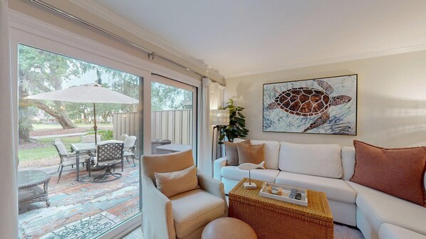 Smart TV - 2 Bedroom updated condo (Hilton Head)