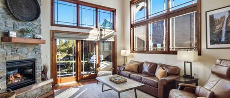 TV connectée, cheminée