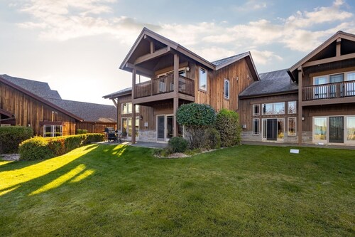 New Listing! Front-Row Views of Pagosa Peak | Walk to Uptown Shops