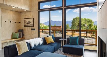 New Listing! Luxury Uptown Loft Apartment/Panoramic Views/Downtown Creede