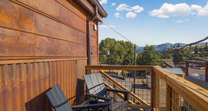 New Listing! Luxury Uptown Loft Apartment/Panoramic Views/Downtown Creede