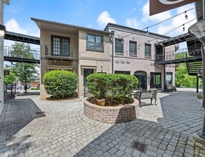 Exterior - Carters Court Grand Escape (Franklin)