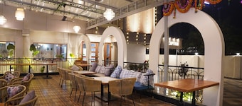Hotel Status Inn