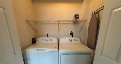 NEW Downtown Central Salem Retreat 2bd W/ parking