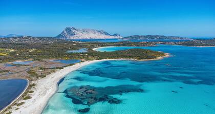 Casa Esmeralda your Sardinian hideaway, 4 mins from paradise beaches