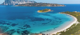 Casa Esmeralda your Sardinian hideaway, 4 mins from paradise beaches