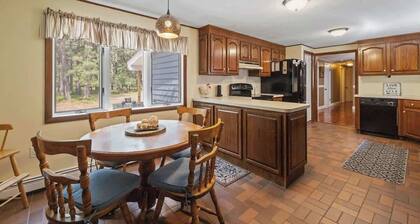 Lake Escape Family & Pet Friendly with Dock Access