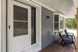 Exterior detail - Lake Escape Family & Pet Friendly with Dock Access (Freedom)