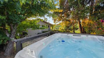 Bañera de hidromasaje exterior