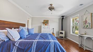 3 habitaciones, escritorio, tabla de planchar con plancha y wifi gratis