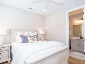 4 間睡房、書桌、熨斗/熨衫板、Wi-Fi