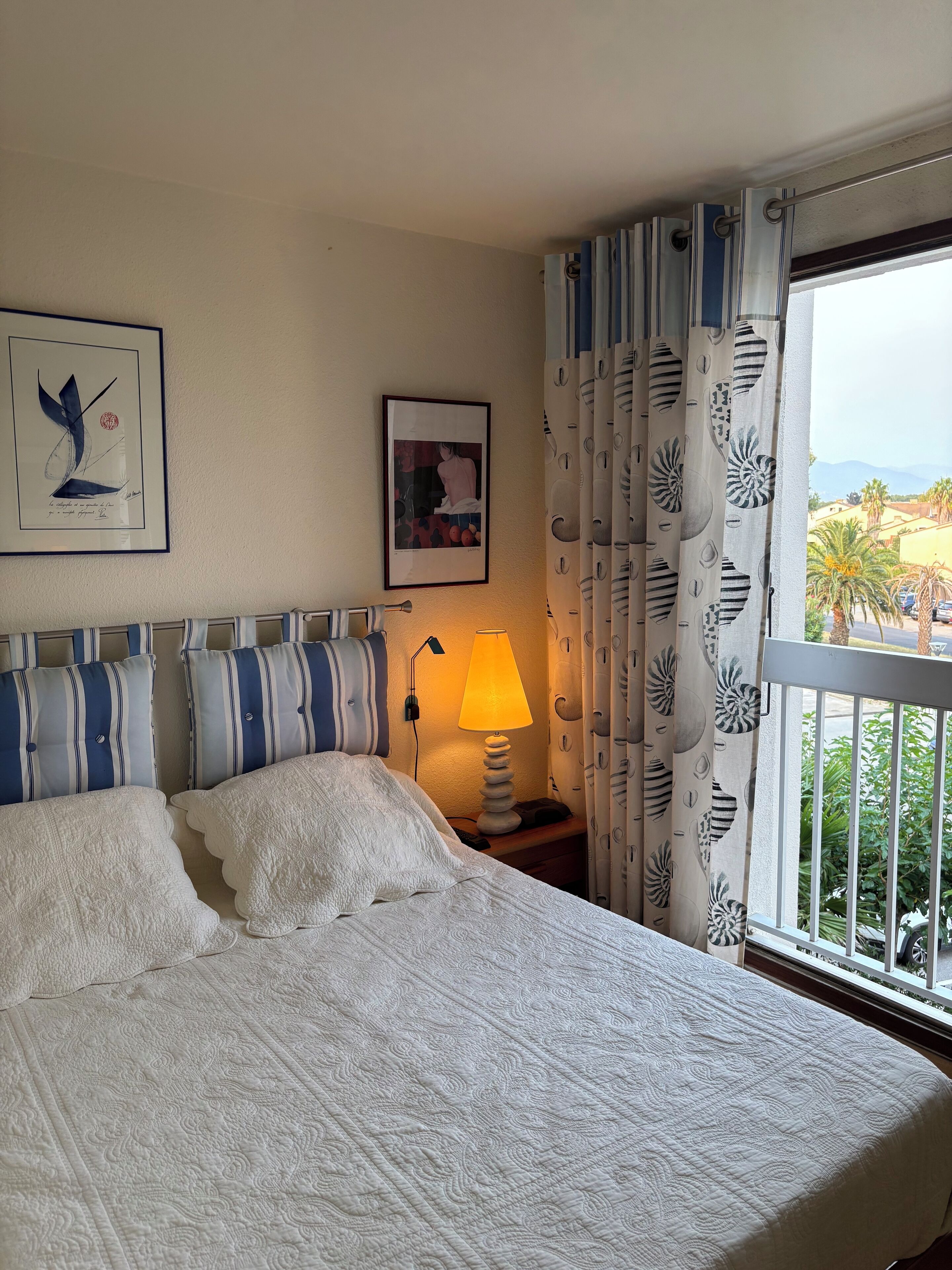 3 chambres, fer et planche à repasser, Wi-Fi gratuit