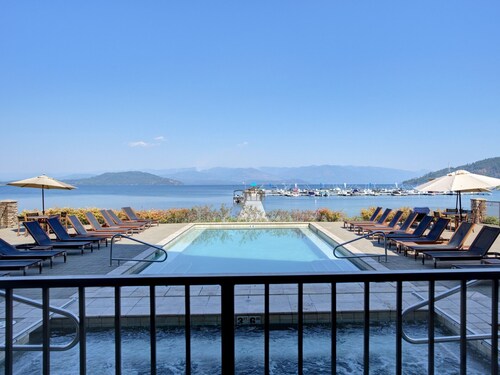 Condo w/ Stunning Views - Seasons at Sandpoint