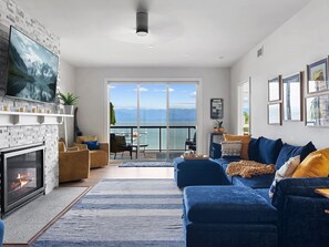 TV, fireplace, ping pong