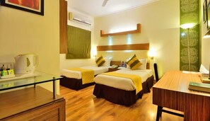 Deluxe Room | Soundproofing, iron/ironing board, free WiFi - Sk Premium Park GGN (Gurugram)