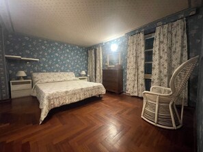 3 camere, accesso a Internet, lenzuola
