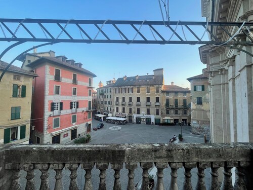 La Volpina, Terrace in the Center