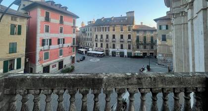 La Volpina, Terrace in the Center