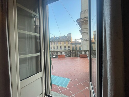 La Volpina, Terrace in the Center
