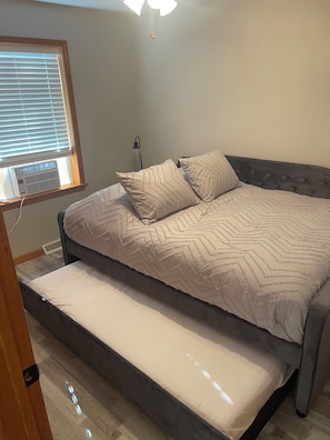 2 Schlafzimmer, Bügeleisen/Bügelbrett, WLAN, Bettwäsche