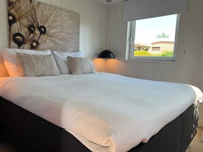 3 bedrooms, iron/ironing board - Countryside View Bungalow Near Dunes (Sint Maartensvlotbrug)