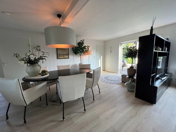 Dining - Countryside View Bungalow Near Dunes (Sint Maartensvlotbrug)