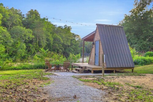 A-Frame Camping Pod, W/ Bath House, 6 min to DT