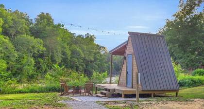 A-Frame Camping Pod, W/ Bath House, 6 min to DT