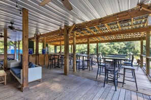 Outdoor dining - Riverfront Camping Pod, W/ Bath House, Close to DT (Easley)