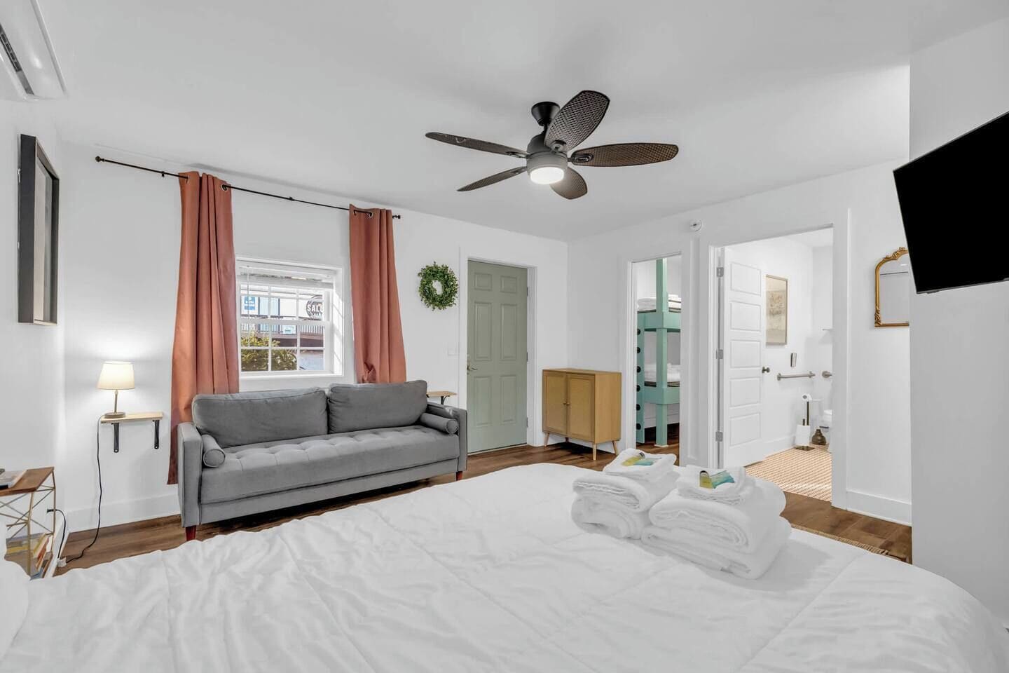 WiFi, bed sheets, wheelchair access