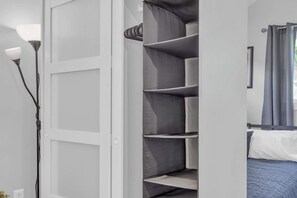 Bureau, Wi-Fi, draps fournis