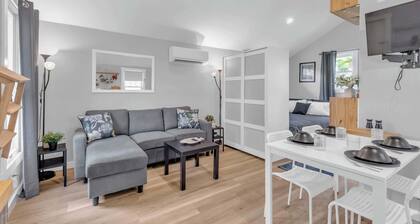 Tiny Home near DT, Private and Quiet