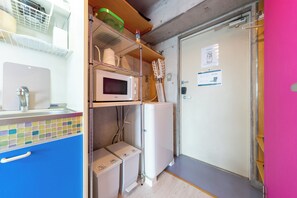 Decoración personalizada, muebles diferentes y escritorio 