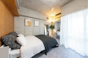 Individuelt dekorert, individuelt innredet og skrivebord