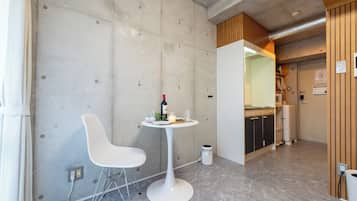 Decoración personalizada, muebles diferentes y escritorio