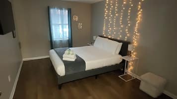 1 habitación, tabla de planchar con plancha, wifi y ropa de cama