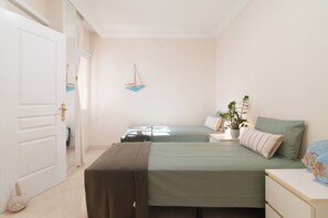 2 bedrooms, iron/ironing board, free WiFi, bed sheets