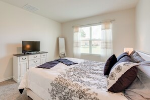 House (4 Bedrooms) | Interior - Gated Community < 30 Mi to Disney: Poinciana Home! (Kissimmee)