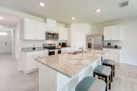 House (4 Bedrooms) | Interior