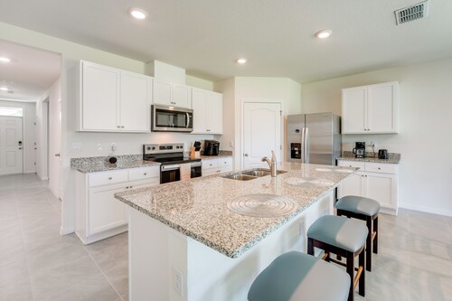 Gated Community < 30 Mi to Disney: Poinciana Home!