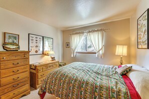 House (2 Bedrooms) | Interior - Quiet Truckee Retreat w/ Deck, 5 Mi to Donner Lake (Truckee)