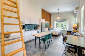 Apartment (0 Bedroom) | Interior