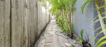 3 Mi to Beach: Pet-friendly Gem in Hollywood