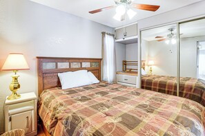 House (1 Bedroom) | Interior - Pool, Hot Tub & Tennis Courts: Yuma Home Near Dtwn (Yuma)